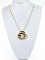 colier hexagonal